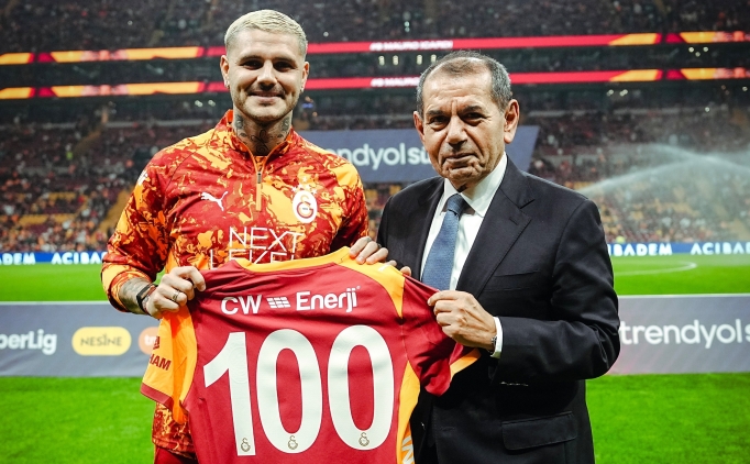 Mauro Icardi'ye 100. ma plaketi