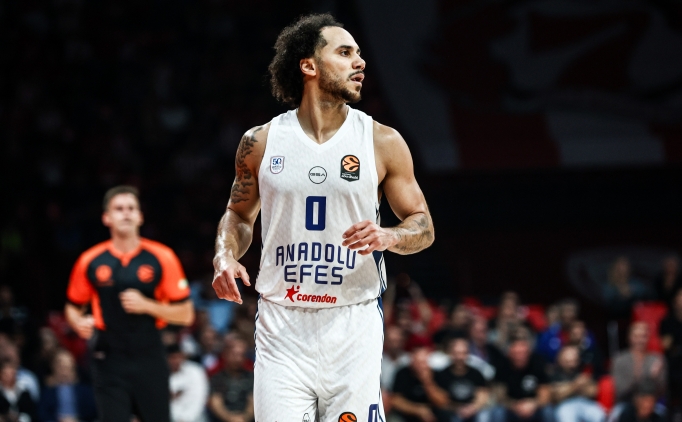 Anadolu Efes'te Shane Larkin ameliyat edildi