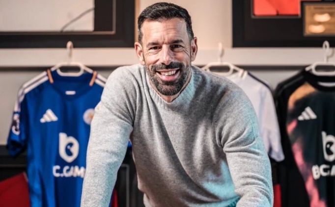 Leicester City, Ruud Van Nistelrooy'u görevden aldı
