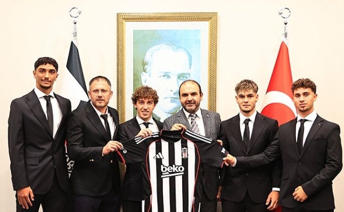 Be�ikta�, 4 gen� futbolcuyla profesyonel s�zle�me imzalad�!