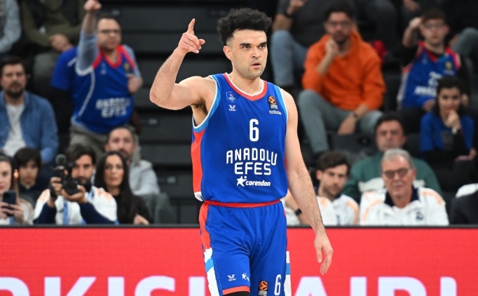 Anadolu Efes'te ayrılık: Elijah Bryant