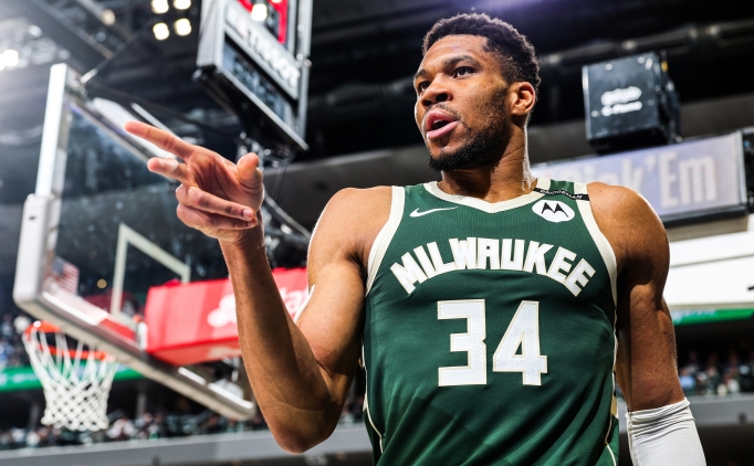 Giannis, T�rkiye'ye g�z k�rpt�: 'Fener mi Efes mi?'