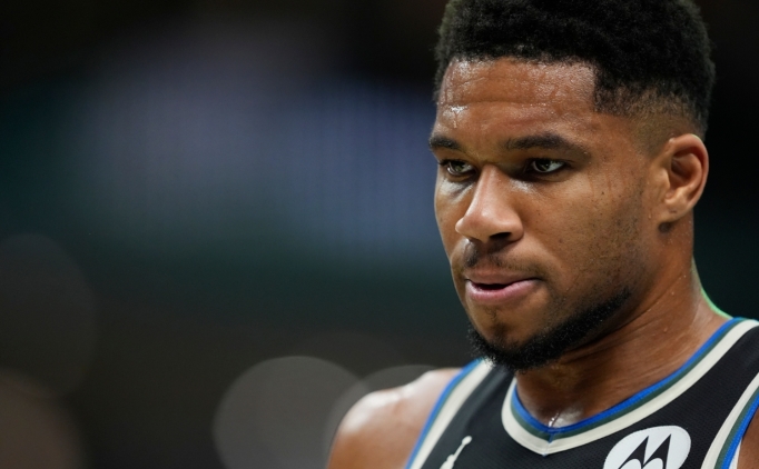 Giannis sosyal medya hesaplar�n� temizleyerek takip�ilerini �oke etti!