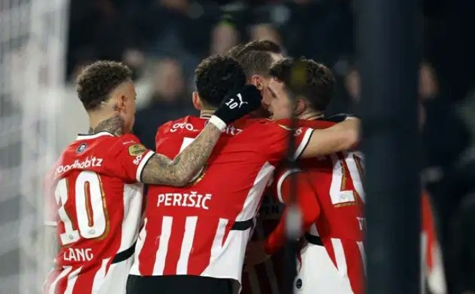 Feyenoord'u yenen PSV, yar� finalde!