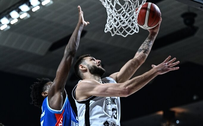 Be�ikta� Fibabanka, Anadolu Efes'i yenerek yar� finalde!