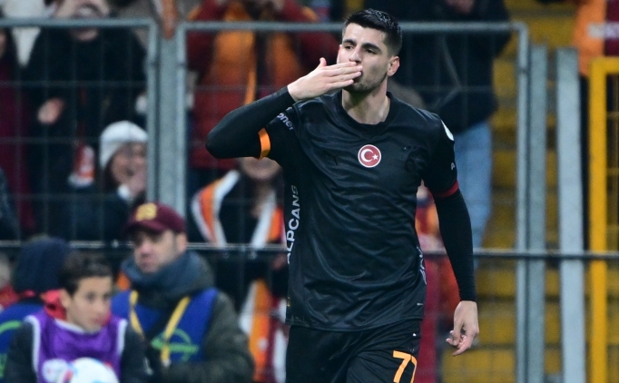 Galatasaray'da 2 y�ld�z geri d�n�yor
