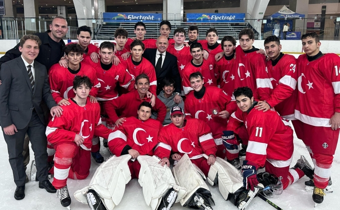 18 Yaş Altı Buz Hokeyi Milli Takımı, Meksika'da gümüş madalya kazandı