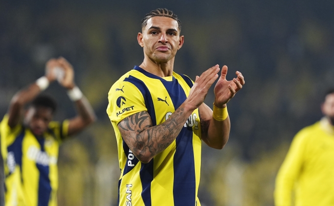 Fenerbahçe'de üçünden biri gidecek!