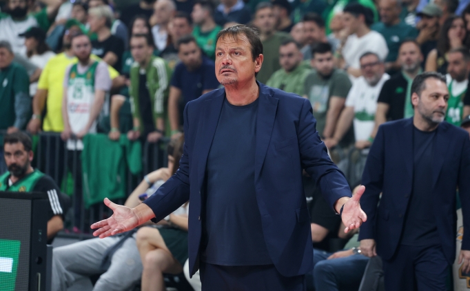 Ergin Ataman, rakibi Jasikevicius'a kar�� �st�n