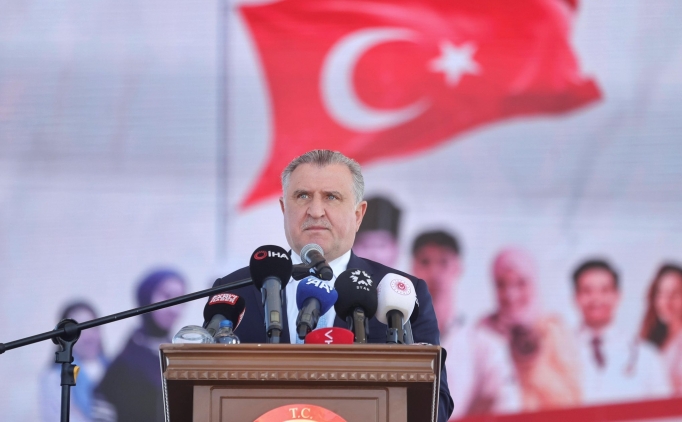 Bakan Bak, Genlik Oyunlar final programna katld
