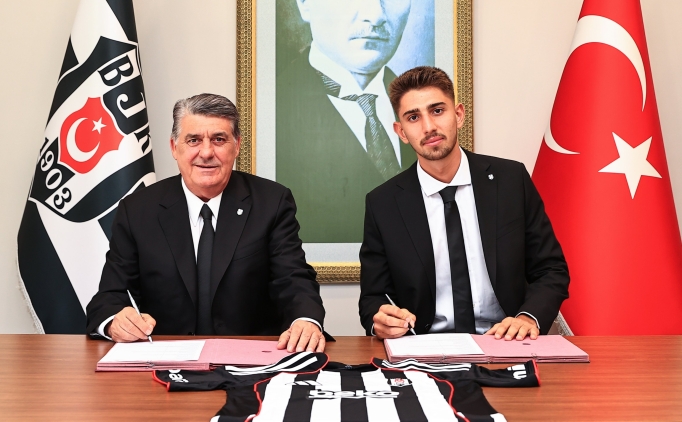 Sporx: Beşiktaş, Demir Ege Tıknaz'ın sözleşmesini uzattı