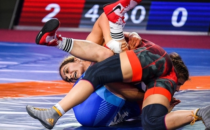 Milli g�re��i Beyza Nur Akku�, 20 ya� alt�nda Avrupa �ampiyonu oldu