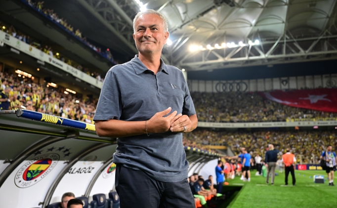 Jhon Duran geldi, Mourinho keyiflendi!