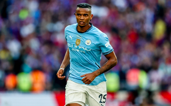 Galatasaray'da g�ndem Akanji