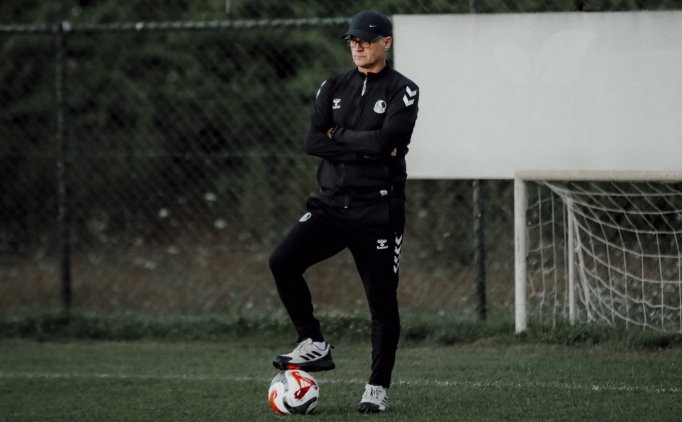 Sakaryaspor 3 sezonda 9 teknik direkt�r de�i�tirdi