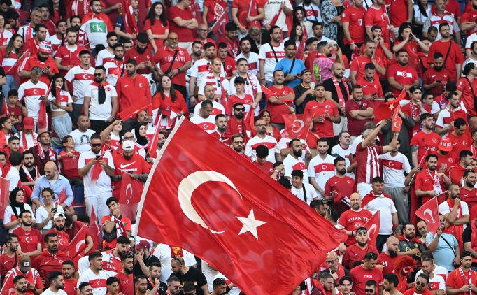 A Milli Futbol Tak�m�'n�n �spanya ma�� �ncelikli biletleri sat��a ��kt�