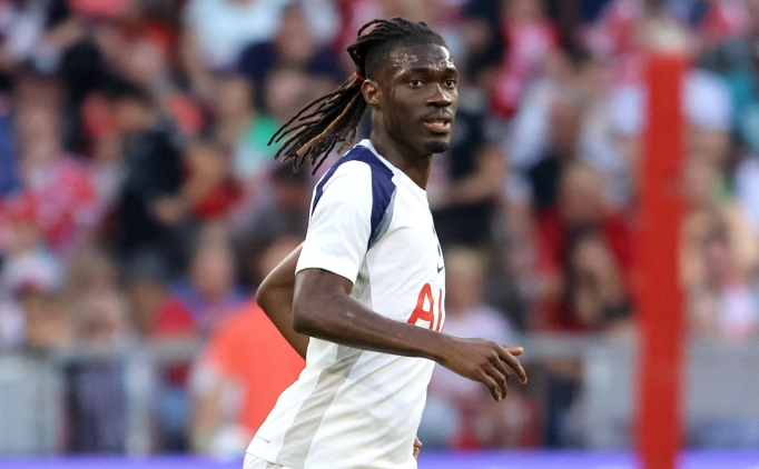 Yves Bissouma'ya Premier Lig'den iki talip!