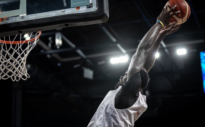 Adem Bona: 'Turnuvaya iyi balamak iin heyecanlyz'