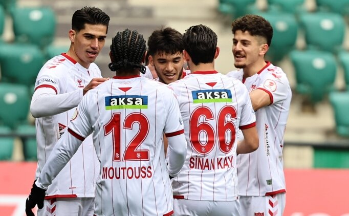 Sivasspor, kupada ilk galibiyetini ald�