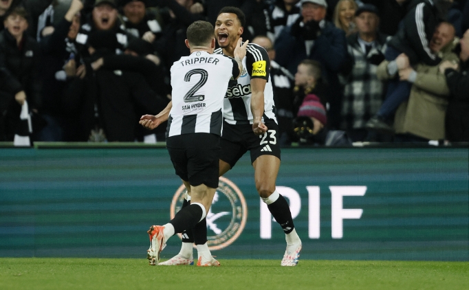 Newcastle, Arsenal'i iki iki ge�ip finalde!