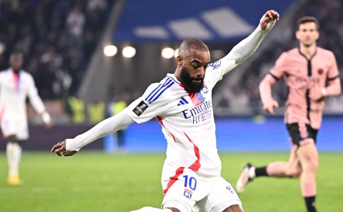 Lyon, Lacazette ile kazand�!