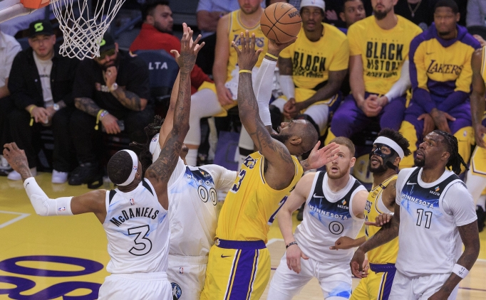NBA play-off'larında Timberwolves, Lakers'ı yenerek seride 1-0 öne geçti