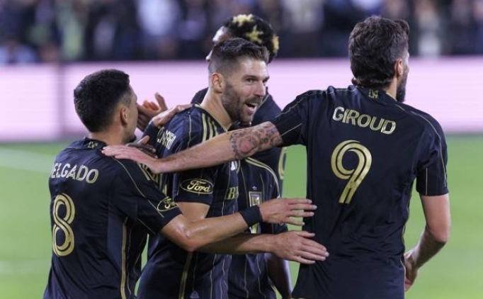 Cengiz nder, ABD'de hzl balad