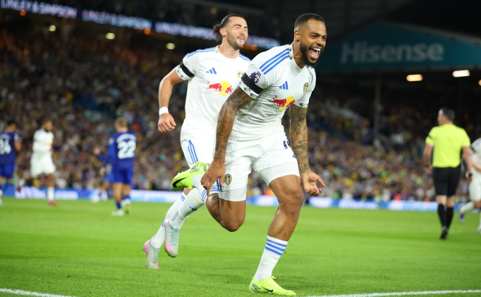 Leeds United, lige galibiyetle ba�lad�