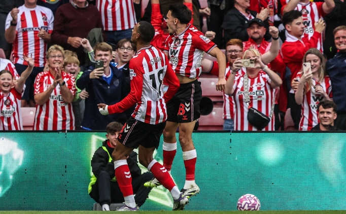 Sunderland, uzatmalarda kazand�!