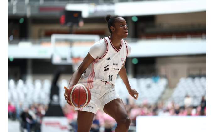 Dominique Malonga, Fenerbah�e Opet'le olan s�zle�mesini tek tarafl� feshetti