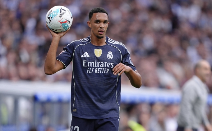 Arnold, Liverpool ma��yla d�n�yor