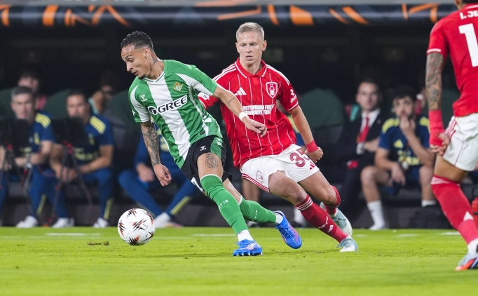 Betis, Antony ile ayakta kald�!