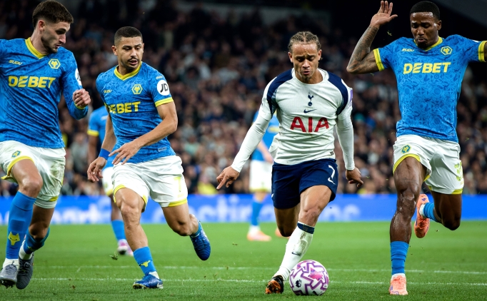 Wolverhampton, Premier Lig'de ilk puan�n� ald�!