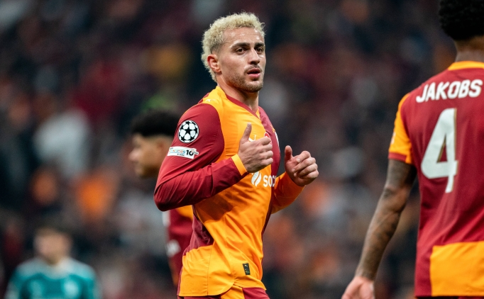 Galatasaray'da Bar�� Alper forvete d�n�yor