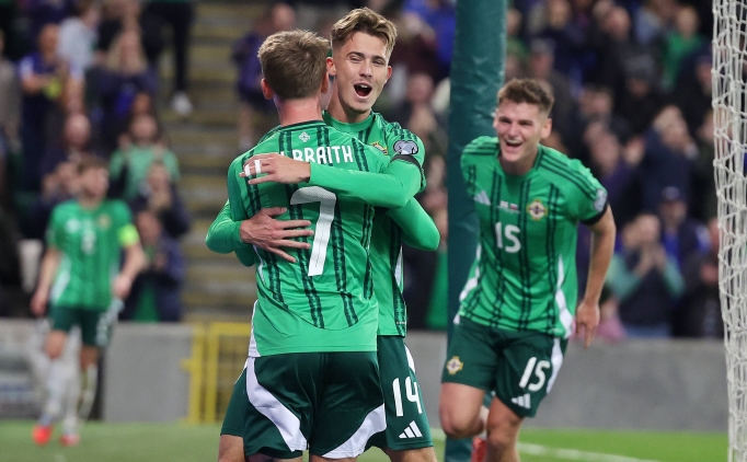 Kuzey rlanda, Slovakya'y 2 golle geti!