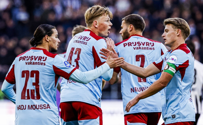 Robin van Persie'li Feyenoord �ok farkl� kazand�!