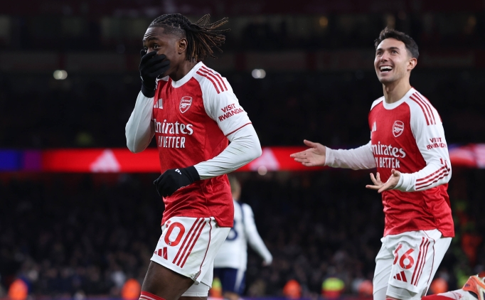 Arsenal ko�ar ad�m �ampiyonlu�a