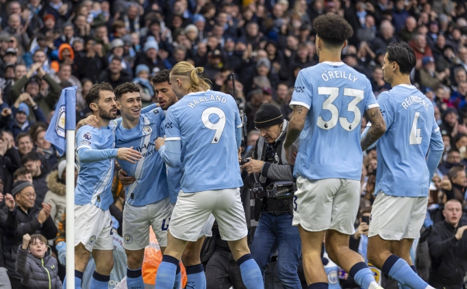 Manchester City, 2-0'dan yakaland� ama galibiyeti ald�!