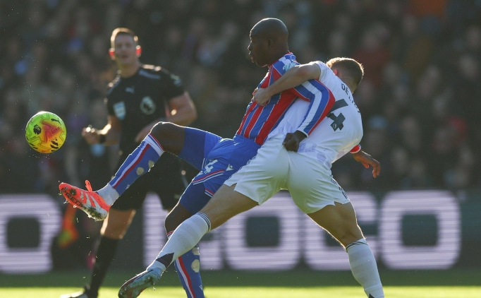 Mateta'n�n penalt�s� �nce iptal sonra gol!