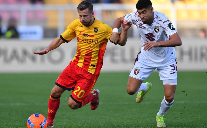Lecce, Torino'yu iki dakikada buldu�u gollerle ge�ti
