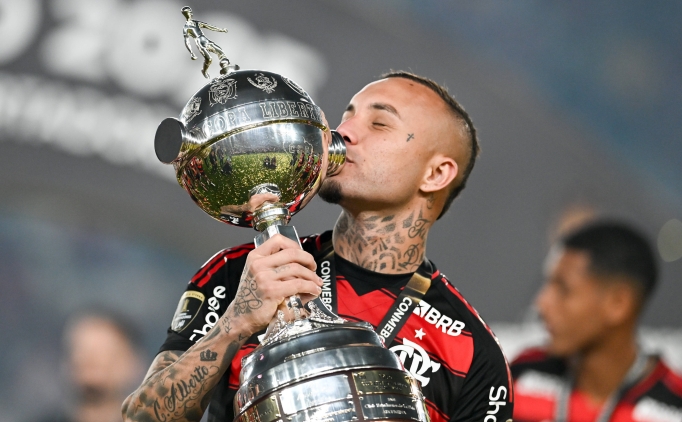 Be�ikta�'�n soluna Everton Cebolinha