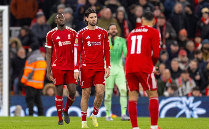 Liverpool, evinde yine kay�p!