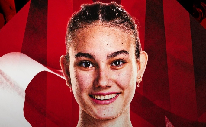 İzmir voleybolu Defne ile gururlu