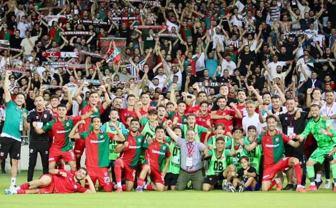 Karyaka 5'te 5 iin Atatrk Stad'nda