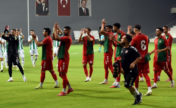 Karyaka'dan sezon ncesi gvde gsterisi