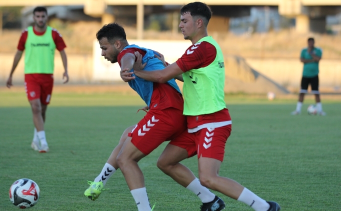 Kar��yaka'da forvet �al��mas� ba�lad�!