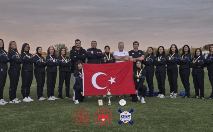 Kadn Kriket Milli Takm, Romanya'da nc oldu