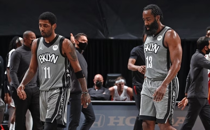 Kyrie: 'James Harden beni srtmdan vurdu'