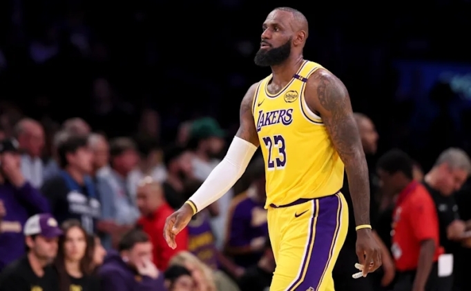 Lakers, LeBron James'in szlemesini uzatma isteine 'olumlu yant vermedi'