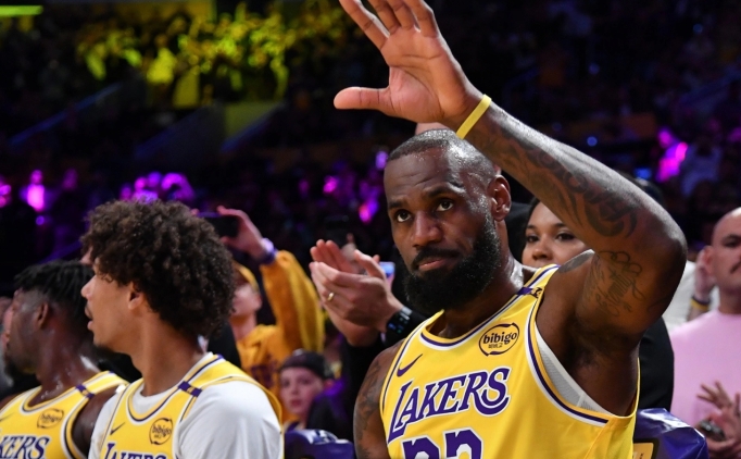 LeBron James, 50 bin say barajn aarak NBA tarihine geti!